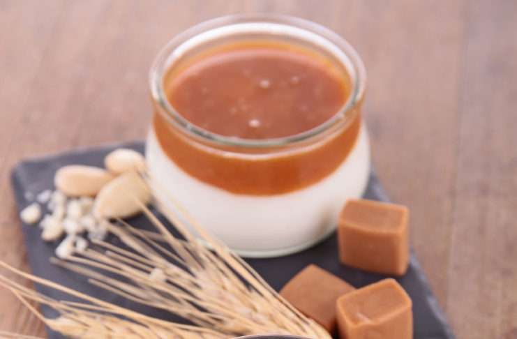 karmelowa panna cotta