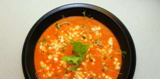 Chłodnik pomidorowy z serkiem wiejskim chłodnik pomidorowy z serkiem wiejskim