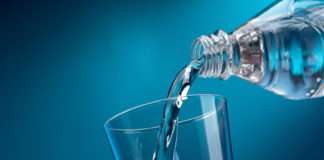 Co warto wyczytać z etykiety na wodzie? jak wybrać wodę