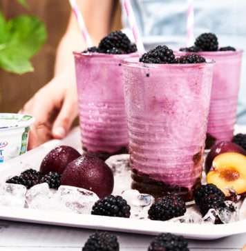 Przywracamy lato! Postaw na proste i smaczne koktajle Koktajl z jeżyn z powidłami śliwkowymi