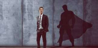 5 technik, które pomogą nie stresować się poszukiwaniem pracy superbohater praca