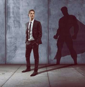 5 technik, które pomogą nie stresować się poszukiwaniem pracy superbohater praca