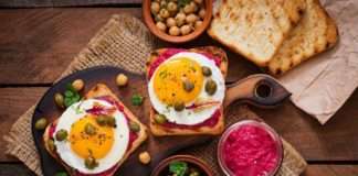 Tosty z buraczanym hummusem – na dobry początek dnia