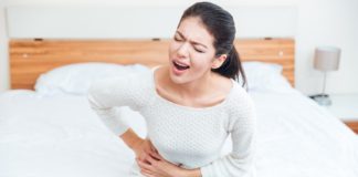 Czujesz ból w prawym podżebrzu? Może to być kamica żółciowa Ból w prawym podżebrzu