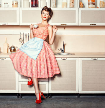 Polki biorą na siebie większość obowiązków domowych podział obowiązków domowych