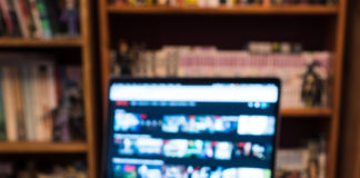 Seriale i filmy dla wszystkich, czyli jak Netflix zdobył popularność w Polsce sukces Netflixa w Polsce