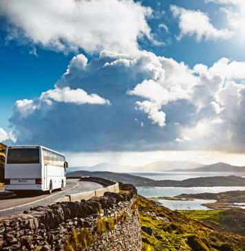 Organizujesz wyjazd integracyjny? Postaw na wygodny transport! wynajem busa