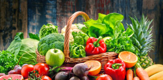 Dlaczego wegetarianom brak żelaza? Warzywa i owoce