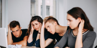 Media społecznościowe borykają się z kłopotami wizerunkowymi i testują nowości social media kryzys wizerunkowy