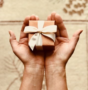 Jaki prezent podarować Młodej Parze? prezent dla nowożeńców