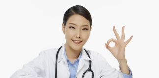 Protetyka zębowa – na czym polega i jakie zabiegi obejmuje? Lekarz