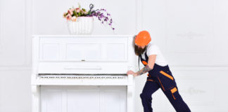 Jak zorganizować transport przesyłki o niestandardowych wymiarach? Transport pianina