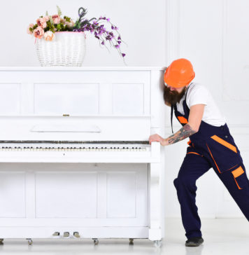 Jak zorganizować transport przesyłki o niestandardowych wymiarach? Transport pianina