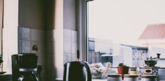 Jak wybrać czajnik elektryczny? Czajnik elektryczny w kuchni