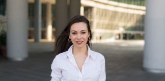 Letni dress code – jak się ubierać do biura w upały? biurowy dress code latem