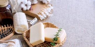 Wprowadź styl zero waste do swojej kosmetyczki kosmetyki zero waste