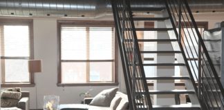 Antresola – jak wysokie mieszkanie trzeba mieć, by sprawdziła się we wnętrzu? Mieszkanie z wejściem na antresolę