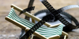 Wakacje nad jeziorem czy w morzu serialowych historii? seriale na lato