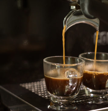 Mini ekspres do kawy – poznaj zalety, które przekonają cię do zakupu! Kawa z ekspresu