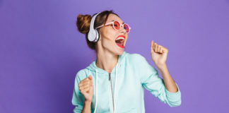 Z miłości do siebie – czym jest postawa quirkyalone? Quirkyalone – dumny z bycia singlem