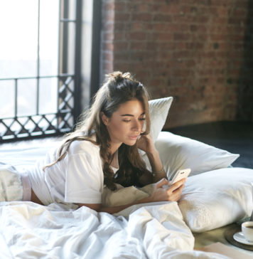 Przyjemność płynąca prosto ze smartfona, czyli rewolucja wśród gadżetów erotycznych Erotyczne gadżety sterowane smartfonem