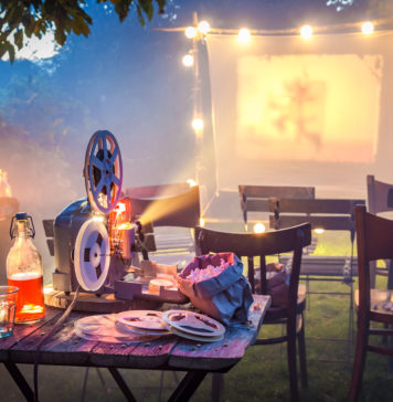 Kochasz filmowe biografie? Te tytuły po prostu musisz poznać! Kino plenerowe letnie