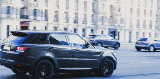 Dlaczego samochodowe SUV-y są tak chętnie wybierane? Sprawdzamy! suv w mieście