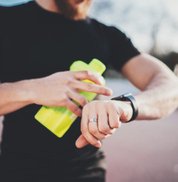 4 zegarki Garmin do 1000 zł smartwatch dla sportowca