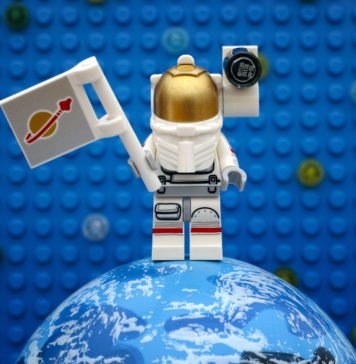 Krótka historia marki i produktów Lego. Dlaczego cały świat oszalał na punkcie kolorowych klocków? klocki lego ludzik kosmonauta