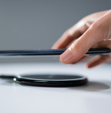 Bezprzewodowe ładowanie smartfona bezprzewodowe ładowanie smartfona