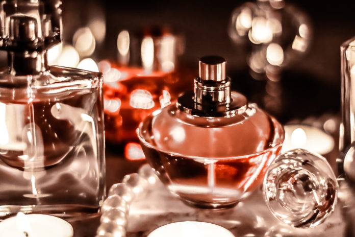 Karafki luksusowych perfum Karafki luksusowych perfum
