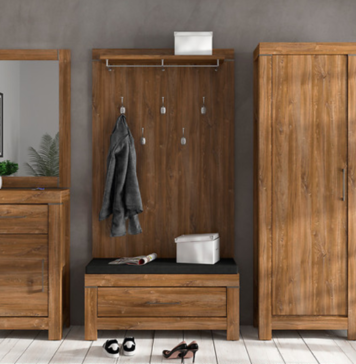 Kilim, fototapeta, lustro i inne pomysły na zagospodarowanie wolnej ściany w przedpokoju przedpokój w stylu klasycznym