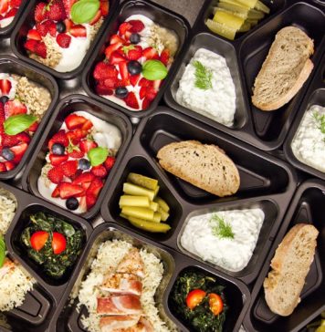 Dieta pudełkowa – czy warto? Zdrowa dieta pudełkowa sniadanie obiad lunch box, na dowóz, na wynos, pełnowartościowy, zbilansowany fit posiłek na cały dzień