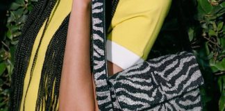 Modne, małe torebki – dlaczego kobiety je cenią? damska torebka mała w print zebry