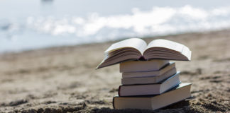 Kilka czytadeł na wakacje ksiązki na plaży