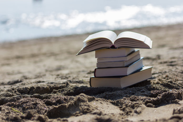 ksiązki na plaży
