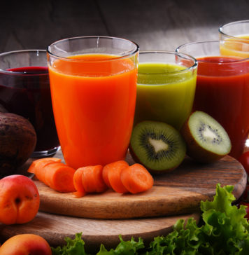 Dlaczego warto wybrać wyciskarki Zelmera? świeżo wyciskane soki z owoców i warzyw