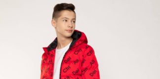 Kurtki zimowe chłopięce – jeden z najdroższych zakupów ubraniowych? chłopak w kurtce jesiennej