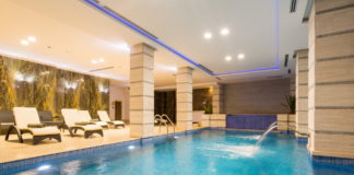 Dlaczego warto zdecydować się na basen zabudowany? basen zabudowany