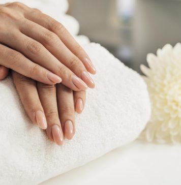 Jak ściągnąć paznokcie żelowe nie uszkadzając przy tym swojej płytki? Jak ściągnąć paznokcie żelowe