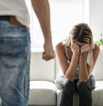 Dołącz do akcji #NiePrzesadzam – okaż sprzeciw przemocy słownej przemoc wobec kobiety