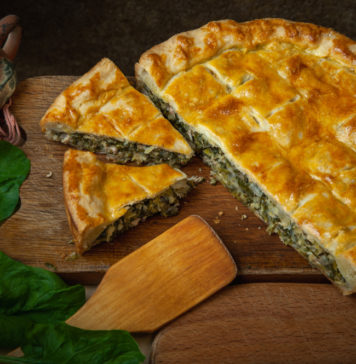 Poznaj pomysły na domowe słodkości – te ciasta przygotujesz w ciągu kilku chwil! rustykalna zapiekanka