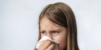 Jak rozpoznać kaszel mokry u dziecka? kaszel mokry u dziecka