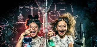 Jakie dodatkowe zajęcia dla dzieci stały się teraz najpopularniejsze? Sprawdzamy! dzieci ekstremalne eksperymenty