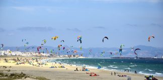 Najciekawsze miejsca dla kitesurferów w Polsce i za granicą kitesurfing na Tarifie