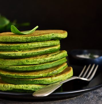 Wytrawne naleśniki pancakes – kolorowe i smaczne zielone pankejki