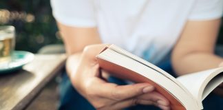 B.A Paris: Terapeutka – czyli thriller na lato czytanie w ogrodzie