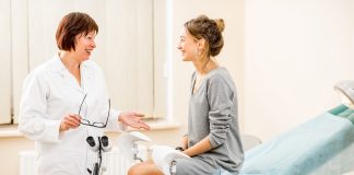 Jaki powinien być dobry ginekolog? pacjentka u ginekologa