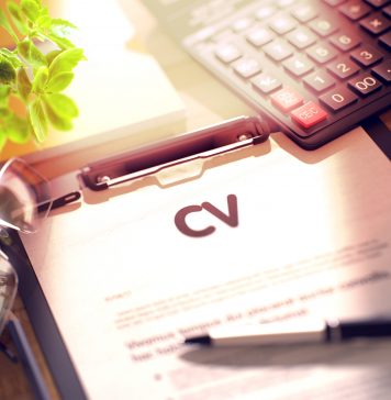 Jakich błędów unikać przy tworzeniu i wysyłaniu CV? CV