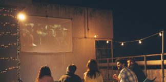 5 propozycji na komediowy wieczór filmowy ze znajomymi kultowe komedie